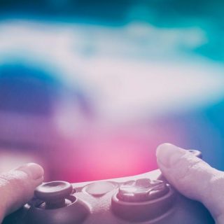 What makes online games addictive for players