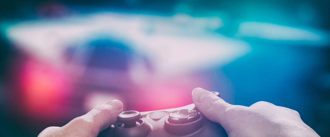 What makes online games addictive for players